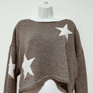 The cutest knit cropped sweater with stars⭐️
